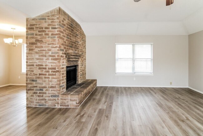 Building Photo - 1206 Cable Way