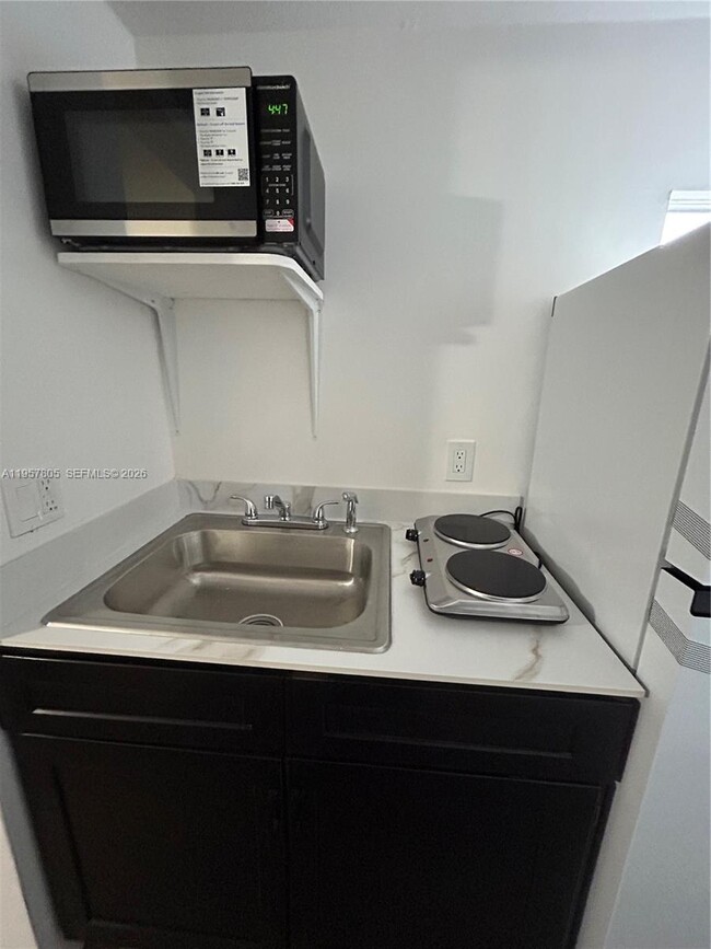 Building Photo - 11942 N Branch Rd