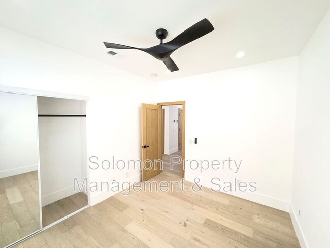Building Photo - 1111 Britem Ct