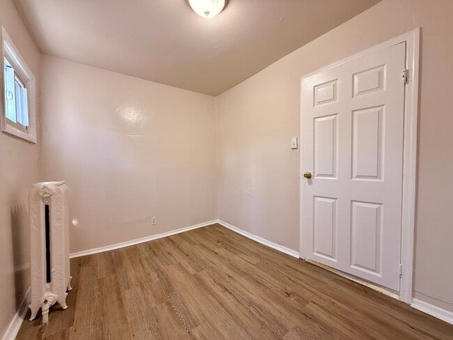 Building Photo - 141 W Elmer St