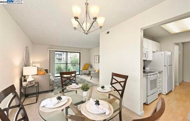 Building Photo - 420 N Civic Dr