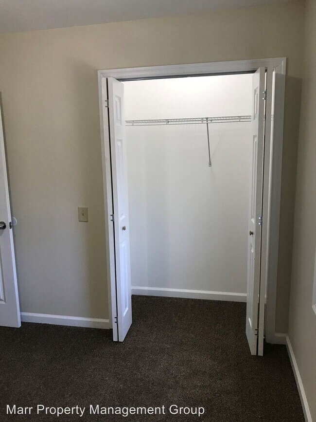 Building Photo - 1605 N Mulberry St