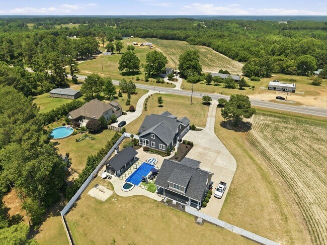 Building Photo - 3183 US-421