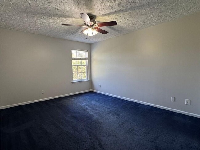 Building Photo - 312 Pieris Dr