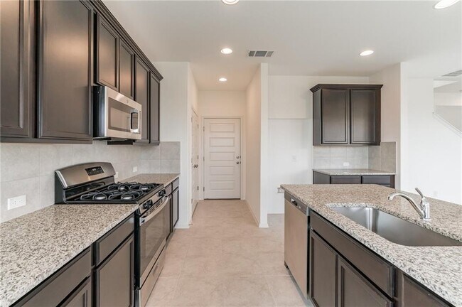Building Photo - 233 Trailside Ln
