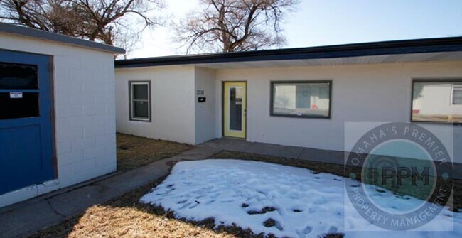 Building Photo - 3309 S 32nd Ave