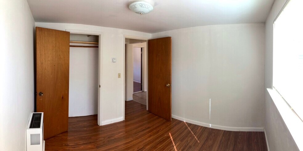 Building Photo - 562 Van Buren St