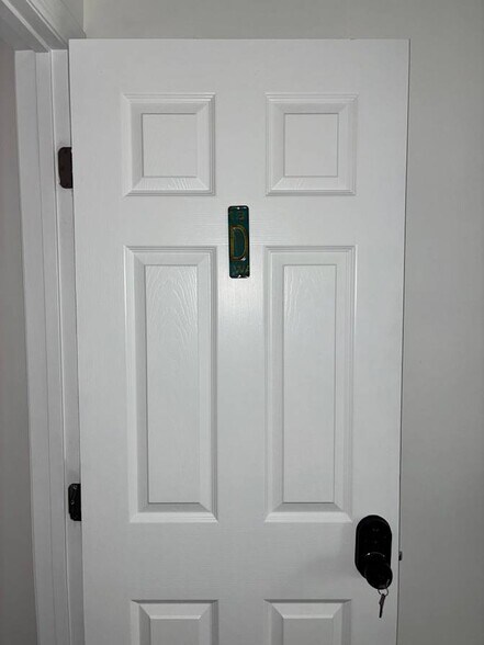 Building Photo - 2827 E 5th Ave