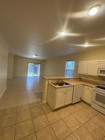 Building Photo - 9404 Portside Dr