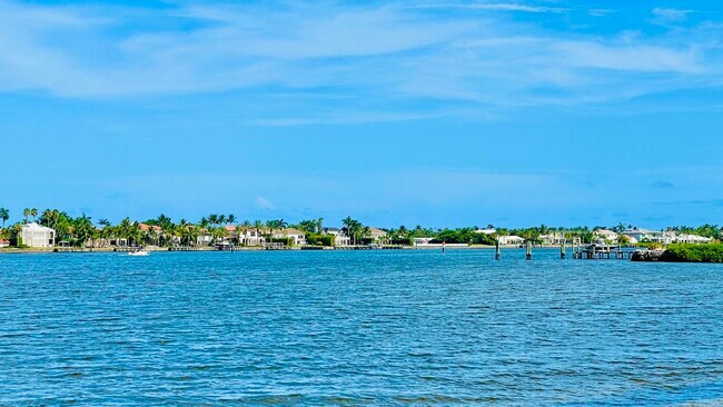 Building Photo - 107 Half Moon Cir