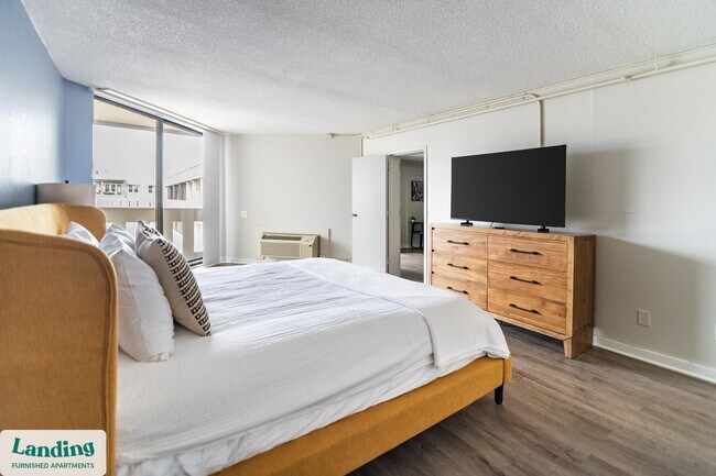 Building Photo - 1362 Passenger St