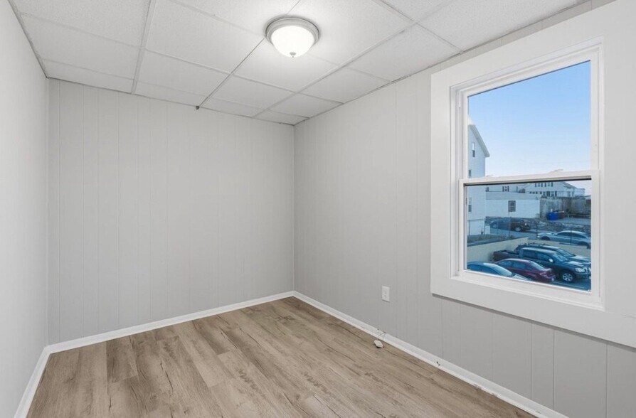 Building Photo - 255 Rodman St