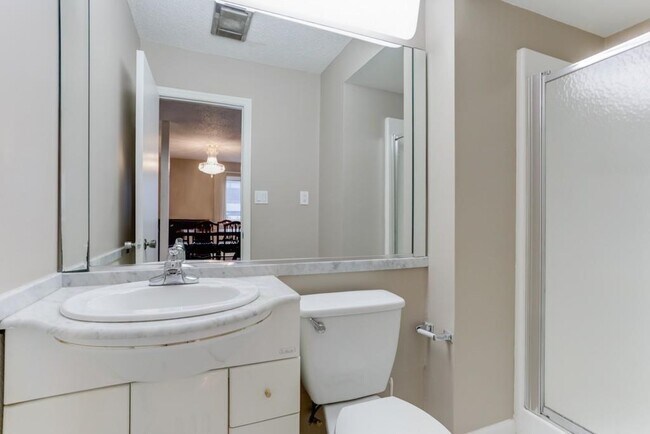 Building Photo - 3087 Balearic Dr SE