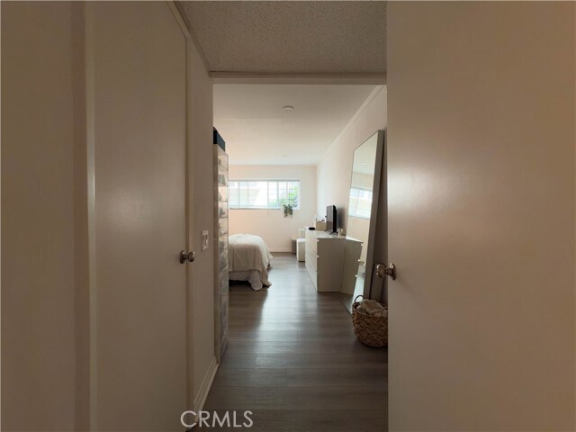 Building Photo - 532 N Rossmore Ave