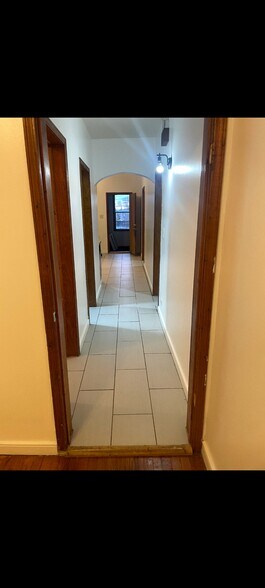 Building Photo - 8346 S Mackinaw Ave