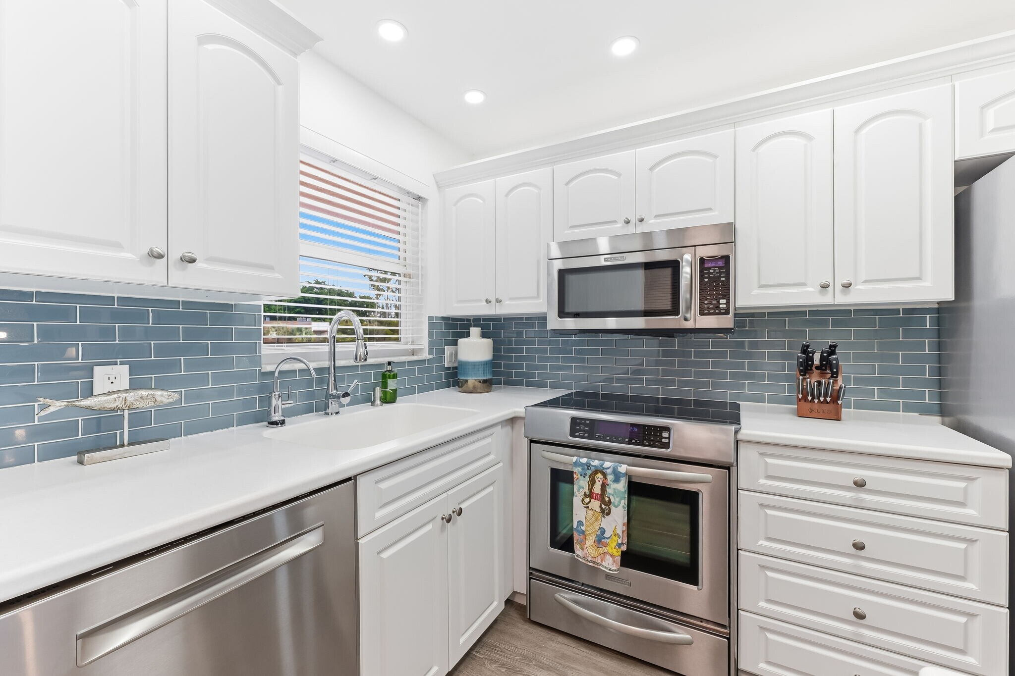 Building Photo - 300 Forest Lakes Blvd