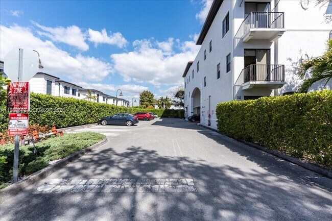 Building Photo - 7743 SW 99th St