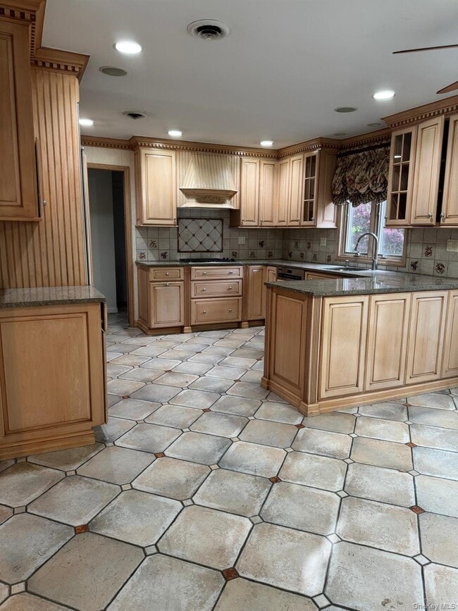 Building Photo - 24 Beaumont Dr