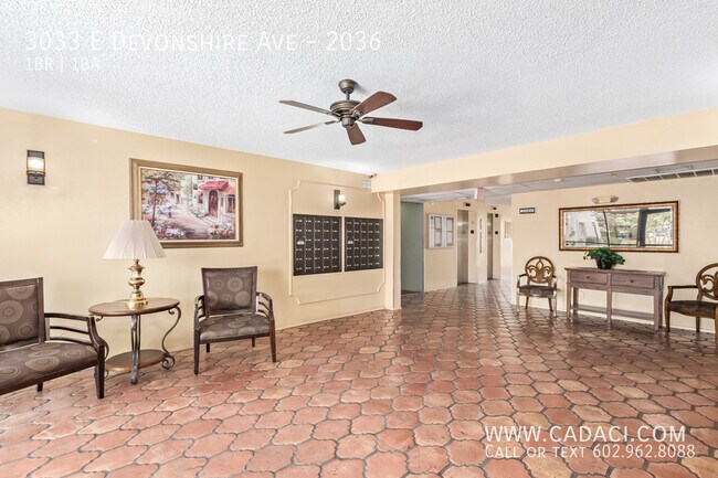 Building Photo - 3033 E Devonshire Ave