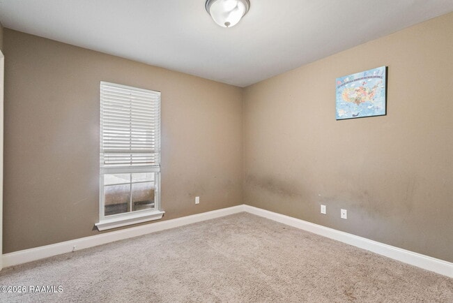 Building Photo - 122 Acacia Ln