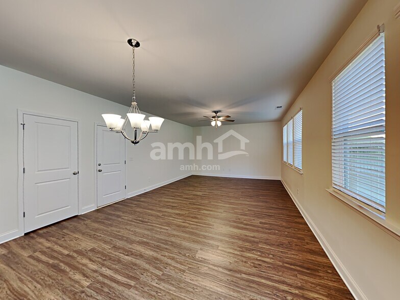 Building Photo - 190 Rivulet Dr
