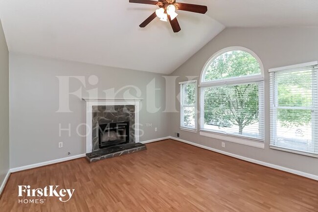 Building Photo - 1688 Independence Dr