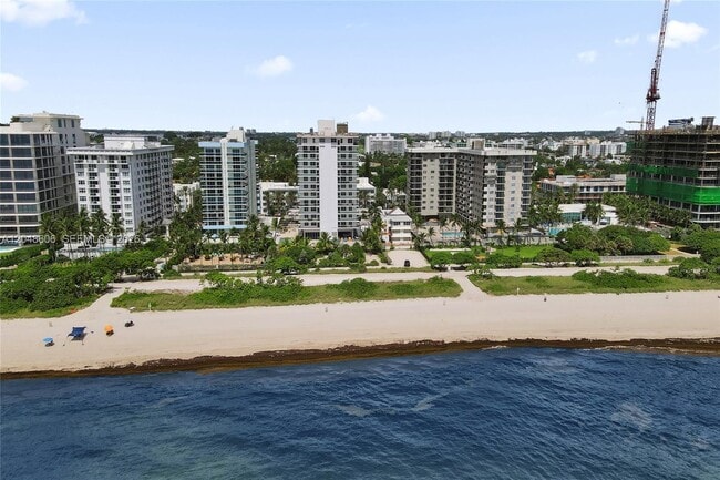 Building Photo - 9225 Collins Ave