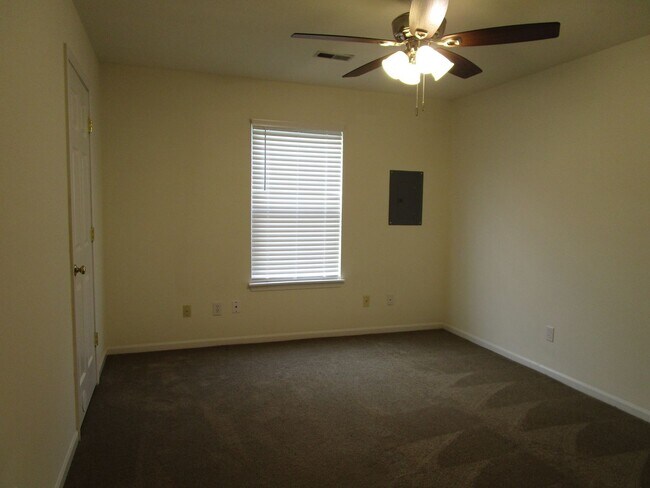 Building Photo - 3538-3540 Prescott Dr.