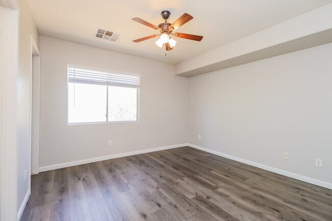 Building Photo - 2324 E San Manuel Rd