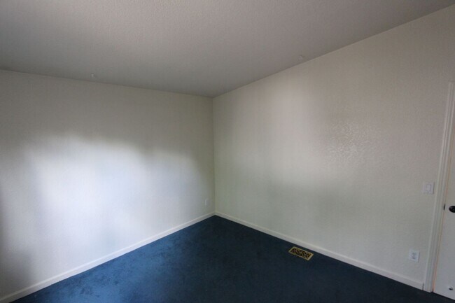 Building Photo - 95 E Camille Dr