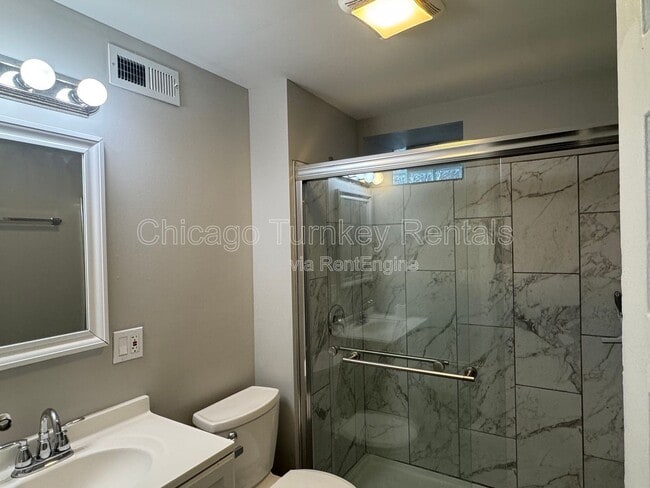 Building Photo - 2320 W 23rd St