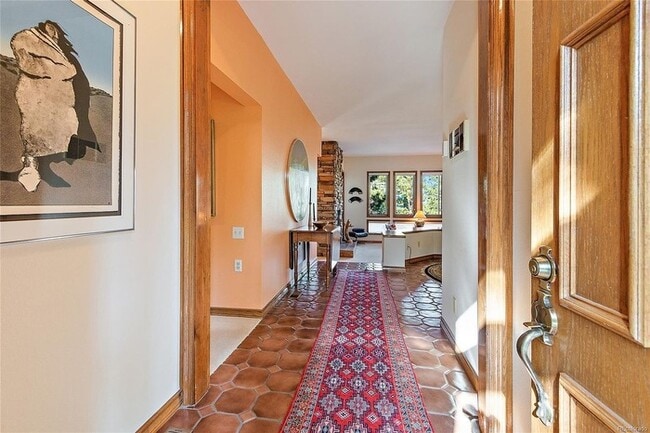 Primary Photo - Executive 2BR/3BA Condo with Mountain View...