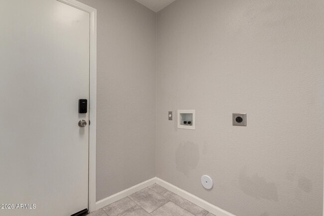 Building Photo - 20016 N 65th Dr