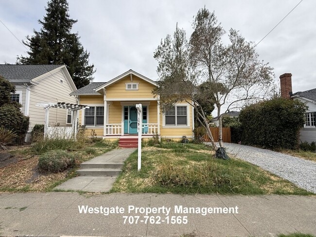 Building Photo - 515 4th St