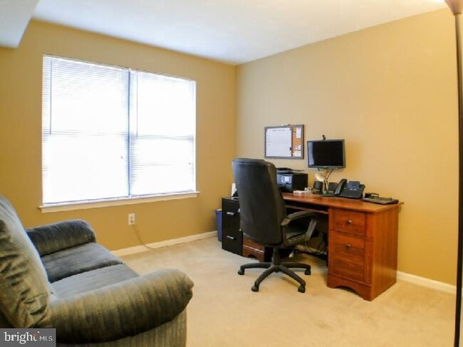 Building Photo - 393 Redbud Ct