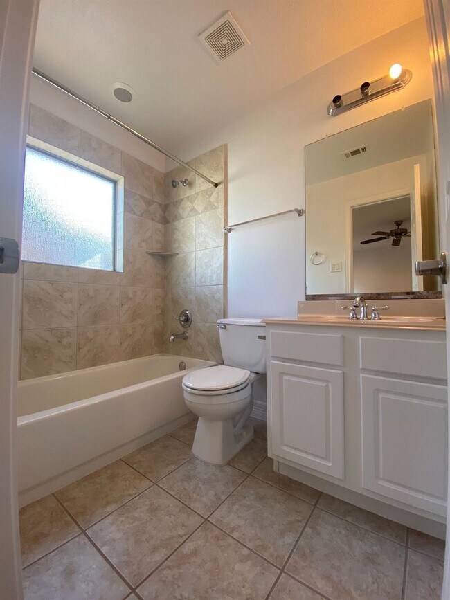 Building Photo - 3710 Sherwood Ln