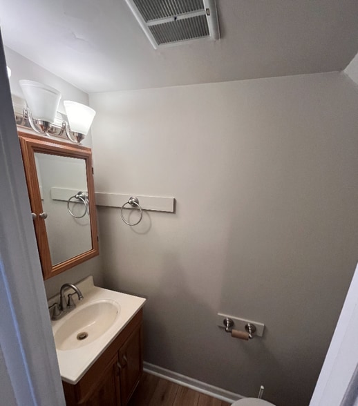 Building Photo - 3412 Kenbrooke Ct