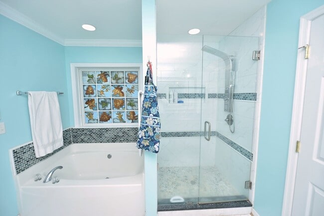 Building Photo - STATELY CUSTOM HOME IN EAGLE HARBOR, ISLE OF WIGHT/CARROLLTON VA!!