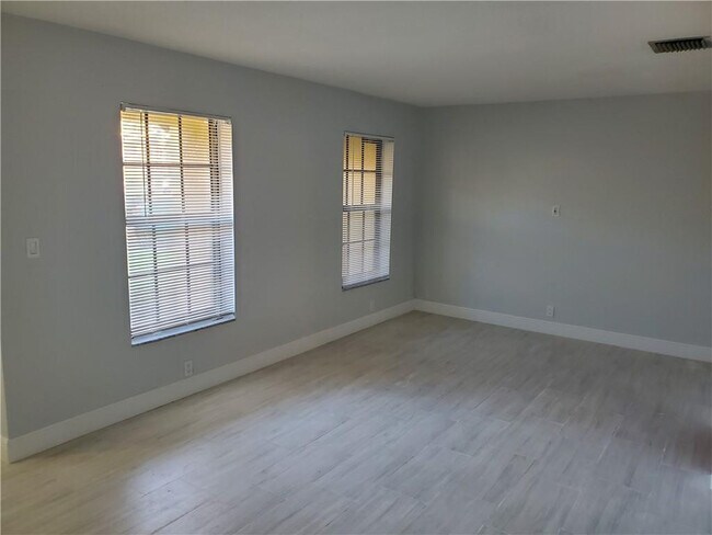 Building Photo - 2743 NW 47th Terrace