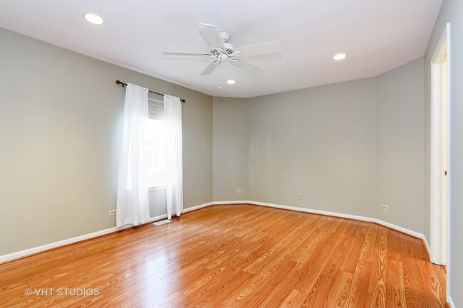 Building Photo - 1221 Orleans Dr
