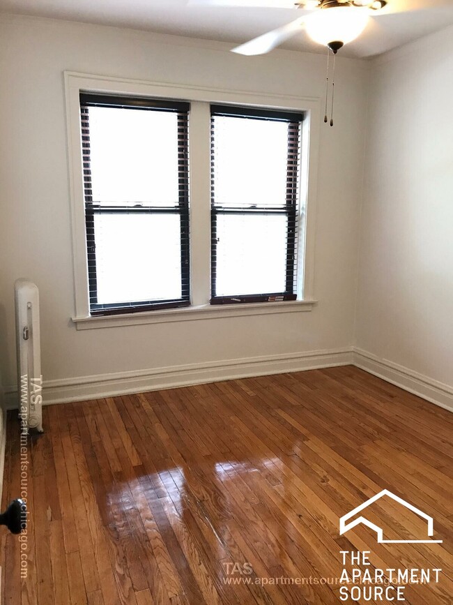 Building Photo - 1423 W Cullom Ave