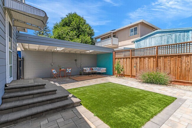 Building Photo - Charming Updated Oakland Home for Lease