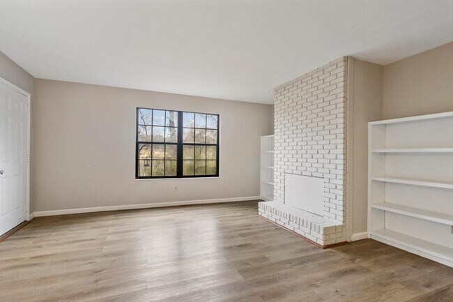 Building Photo - 1956 Nicklaus Dr