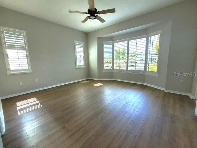 Building Photo - 2100 Aqui Esta Dr