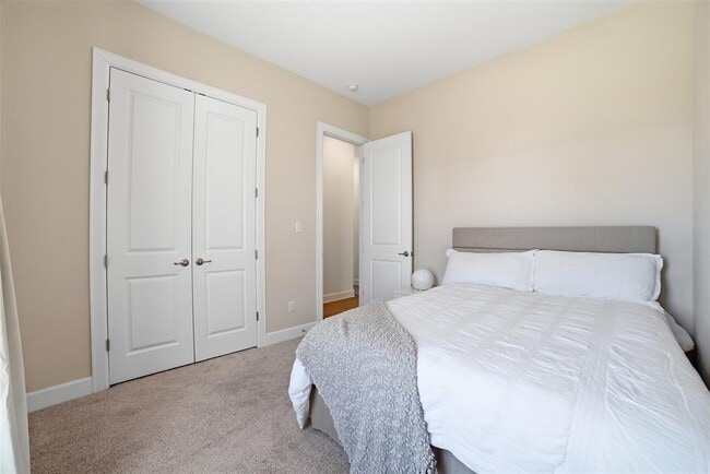 Building Photo - 256 Smoke Tree Cir