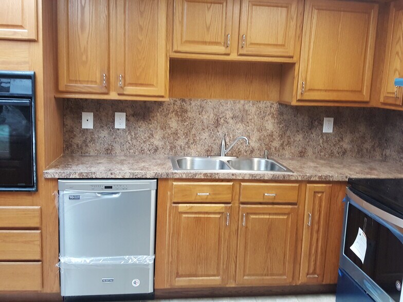 Building Photo - 1700 NW 27TH TERRACE