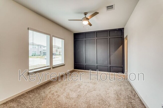 Building Photo - 7830 Cattleman Vly Dr