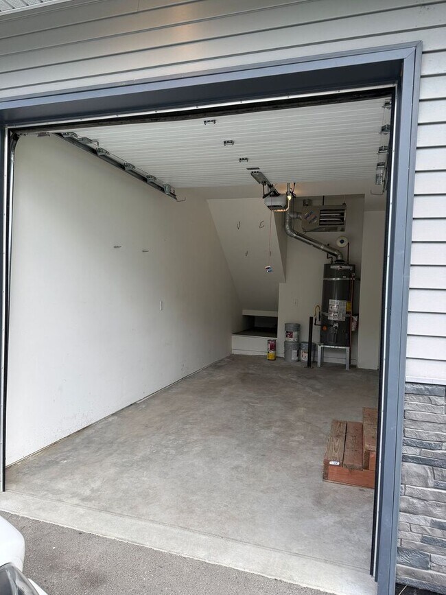 Building Photo - 1167 Westpoint Dr