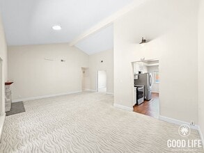 Building Photo - Top-Floor 3BR Retreat with Balcony Views & In-Unit Laundry in San Diego!