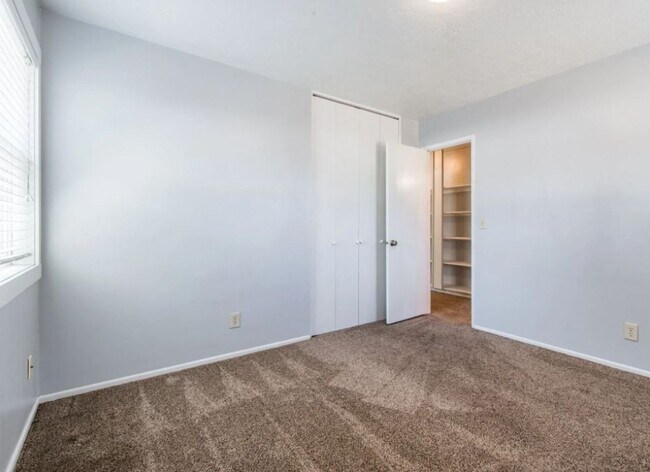 Building Photo - 410-12 Harrison St, Newberg